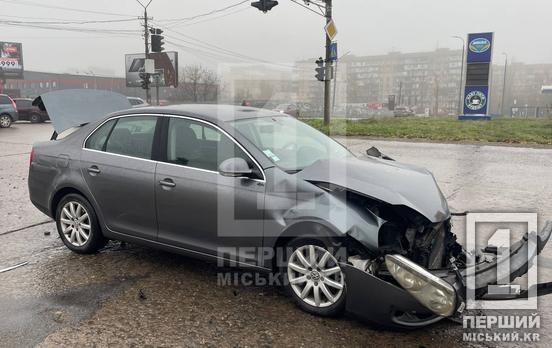 Збив з пантелику вимкнений світлофор: біля Вечірнього не розминулися Lanos та Volkswagen
