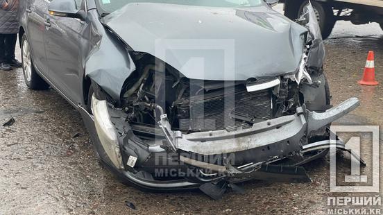 Збив з пантелику вимкнений світлофор: біля Вечірнього не розминулися Lanos та Volkswagen1