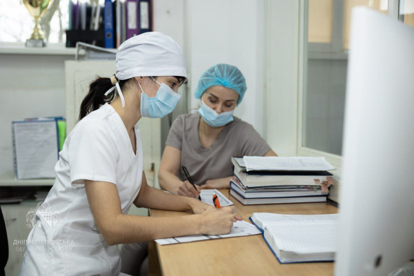 Діти, які на лікарняних ліжках опинилися через російську агресію8