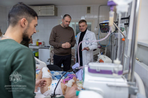 Діти, які на лікарняних ліжках опинилися через російську агресію2