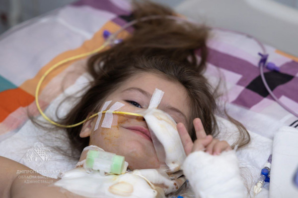Діти, які на лікарняних ліжках опинилися через російську агресію4