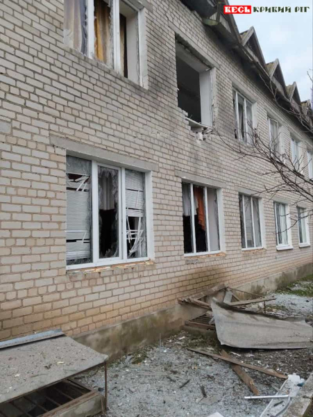 Ворожий дрон вдарив по гімназії в Зеленодольській громаді Криворізького р-ну