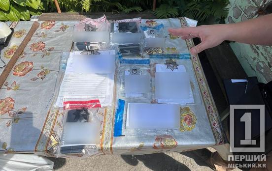 Корупційна «жилка» була одразу у трьох: на Дніпропетровщині ОЗГ брала хабарі за посвідчення для керування спецтехнікою