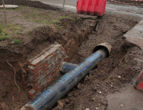 Кривий Ріг оновлює мережі водопроводу: в  Інгулецькому районі завершили заміну важливої ділянки1