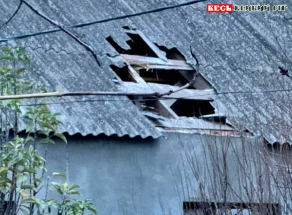 Криворізький район атакували дрони – пошкоджено дах будинку