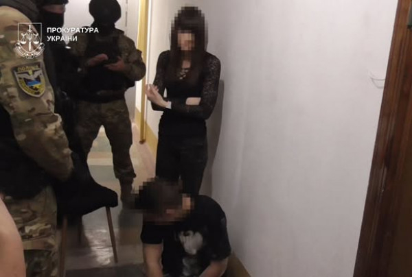 На Дніпропетровщині батьки сім років поспіль вчиняли сексуальні дії стосовно власної доньки 0