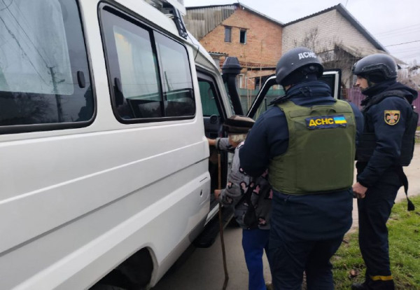 На Нікопольщині внаслідок російського обстрілу постраждала літня жінка0