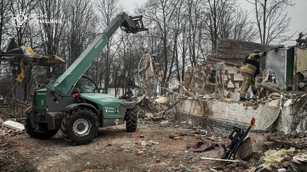 На Сумщині російська авіабомба влучила у магазин: є загиблі3