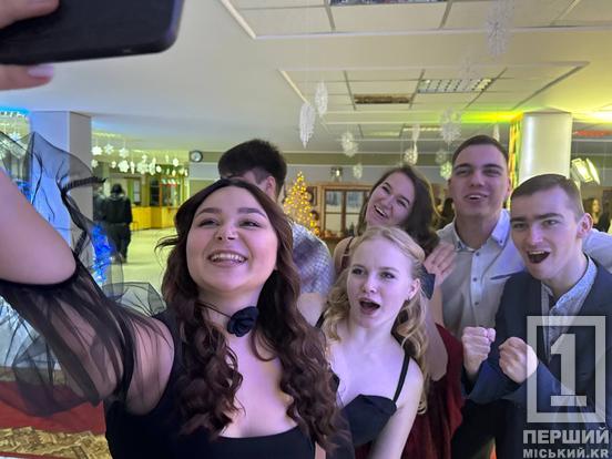 Натхнення, єдність, диво: у пк «Північний» пройшов благодійний бал-маскарад на підтримку українського захисника1