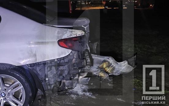 Не виключають підпал: на Гірницькому  горіла автівка