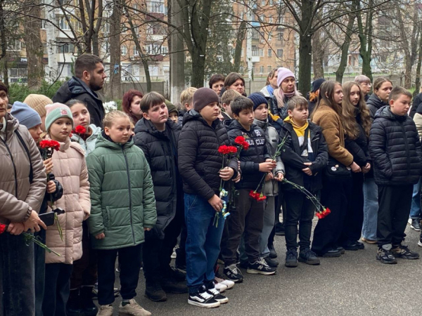 Пам’ять про випускника: у Кривому Розі вшанували загиблого Захисника2