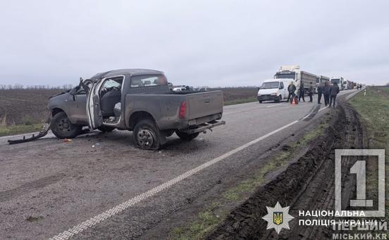 Пережили другий «день народження»: на криворізькій трасі перекинулася Toyota Hilux1