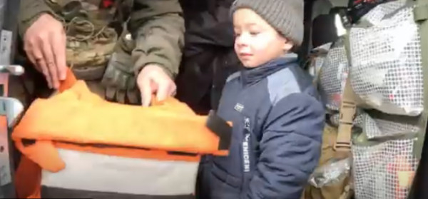 Під загрозою ударів КАБами: поліцейські екіпажу «Білі янголи» евакуювали мешканців Синельниківського району разом із п’ятирічним хлопчиком0