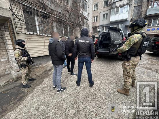 «Піджимали» під себе чужі ділянки: на Дніпропетровщини затримали братів-зловмисників4