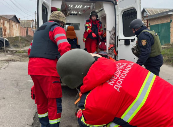 Протягом дня російські окупанти продовжували тероризувати громади Дніпропетровщини: вибухи лунали на Нікопольщині та Криворіжжі4
