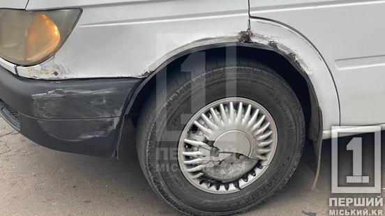 Ризиковий маневр та брак уваги: на перехресті вул. Героїв АТО та Олександра Васякіна мікроавтобус врізався у Toyota3