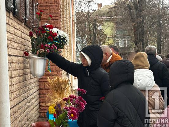 Спогади про них житимуть: у Криворізькій гімназії №65 відкрили меморіальні дошки героям Роману Резніку та Віталію Бикову4