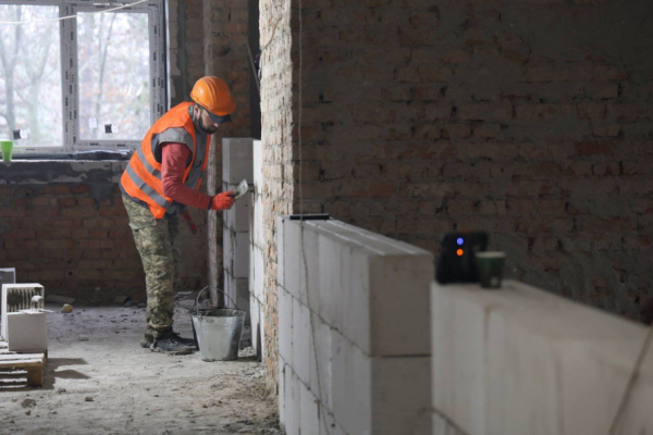 Сучасні квартири з усіма зручностями: у Кривому Розі готують новий дім для вимушених переселенців3