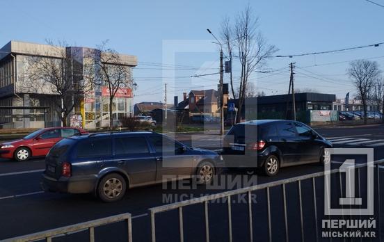 Світлофор різко став темним: на проспекті Миру Skoda наздогнала Mercedes