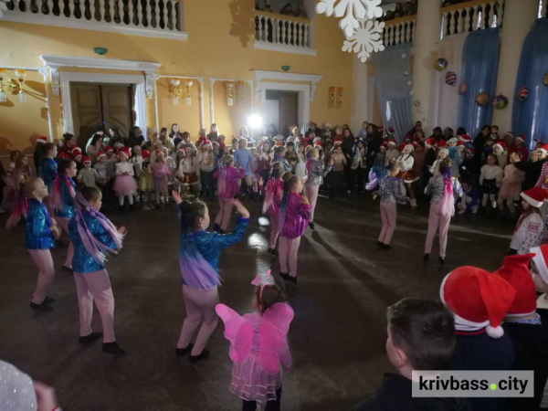 Свято для малечі: у Кривому Розі стартували новорічні програми4