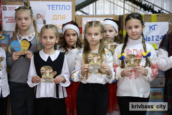 Тепло для Героїв: криворізькі школярі передали військовим розписані термоси5