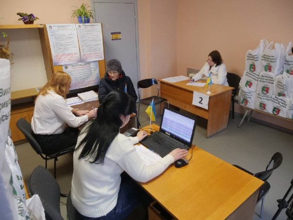 У Кривому Розі 15 грудня завершується видача продуктових наборів1