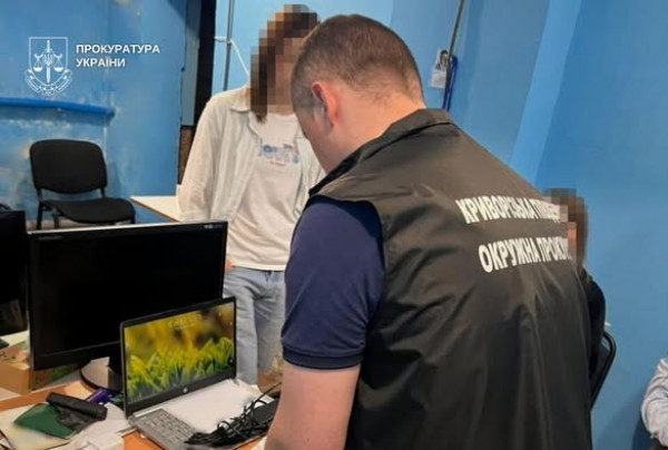 У Кривому Розі проректора вишу і двох його спільників судитимуть за організацію незаконної оборудки зі складання іспитів за гроші   1