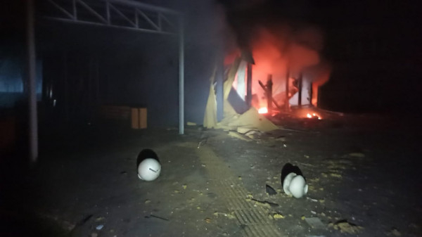 У Кривому Розі ворог обстрілом вночі зруйнував важливі адмінбудівлі0