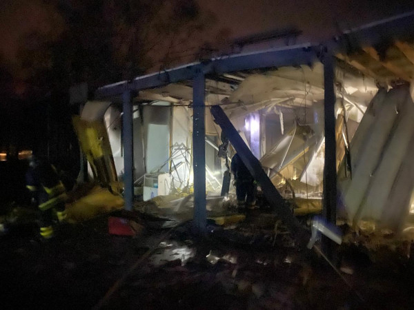 У Кривому Розі ворог обстрілом вночі зруйнував важливі адмінбудівлі8
