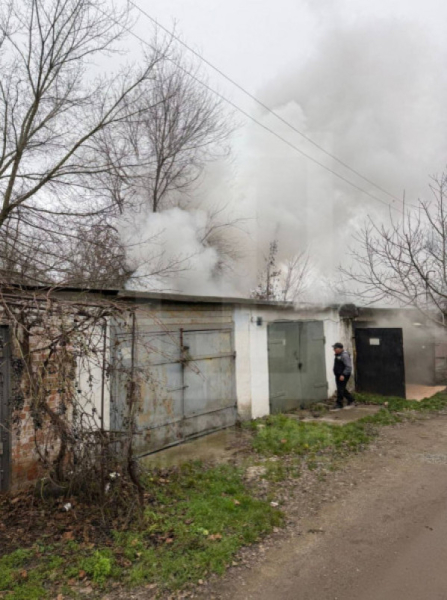 У Кривому Розі загорівся гараж: постраждалих немає0