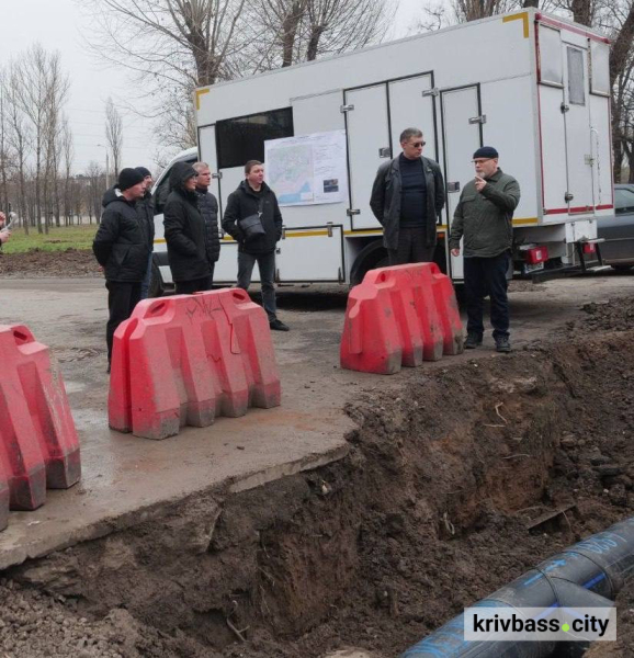 У Кривому Розі замінили трубу, через яку Інгулецький район міг залишитися без тепла взимку2