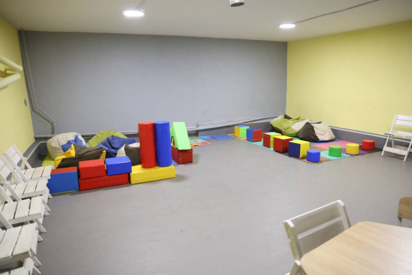 У Кривому Розі завершили великий проект із модернізації укриття на 418 місць гімназії №4 у Покровському районі7