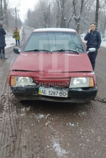 У Тернівському районі зіткнулися легковик і тролейбус1