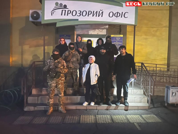 Правий Сектор підтримує мати полеглого на війні Андрія Козюбчика з Кривого Рогу