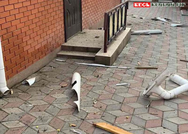 Наслідки ворожого обстрілу житлового кварталу на Дніпропетровщині