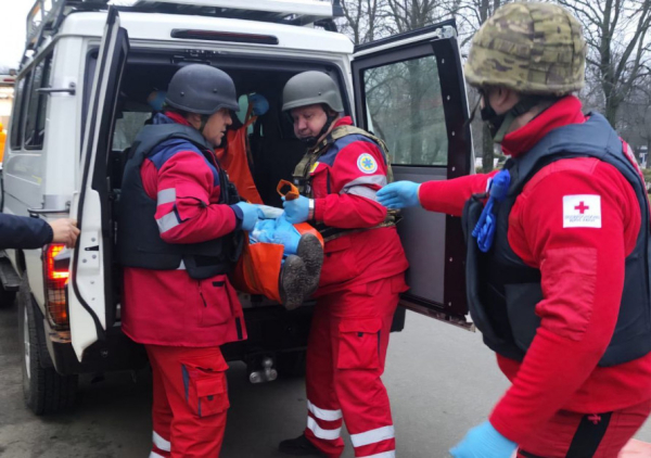 Вечірній терор у Кривому Розі: росіяни вгатили балістикою по центру міста, серед поранених діти6
