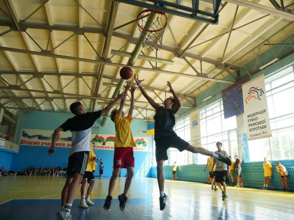 «Veterans Family Games Кривий Ріг-2025»: понад 2 тисячі учасників, 25 змагань, 17 видів спорту, понад 1000 переможців, які отримали матеріальне заохочення та безліч спортивних перемог і яскравих емоцій11