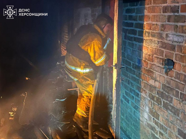 Вночі від під масованою атакою ворога був Херсон, постраждала жінка2