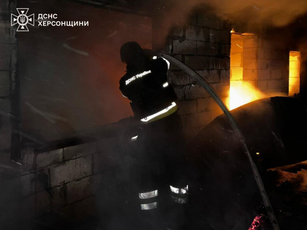 Вночі від під масованою атакою ворога був Херсон, постраждала жінка0