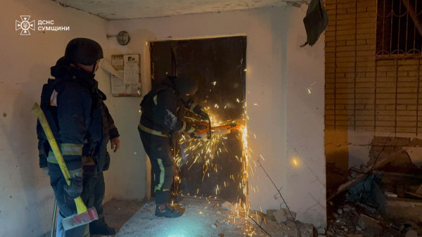 Вночі ворог вдарив по багатоповерхівках в містах Сумщини і Ченігівщини, є постраждалі1