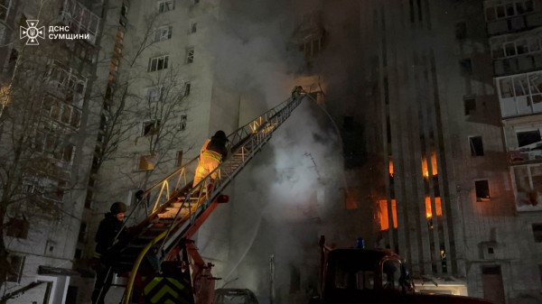 Вночі ворог вдарив по багатоповерхівках в містах Сумщини і Ченігівщини, є постраждалі2