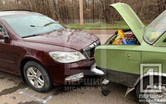 Затор закінчився аварією: на Гетьманській Skoda не роз’їхалася з ВАЗ