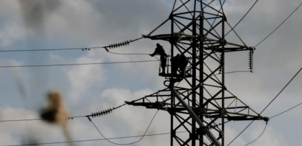 Збільшилася кількість аварій на електромережах: як вмикати пристрої після стабілізаційних відключень, аби попередити збої0