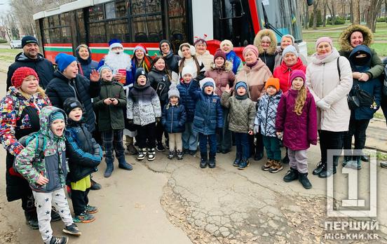 Знайомі краєвиди у незвичній атмосфері: криворіжці побували на костюмованій трамвайній екскурсії