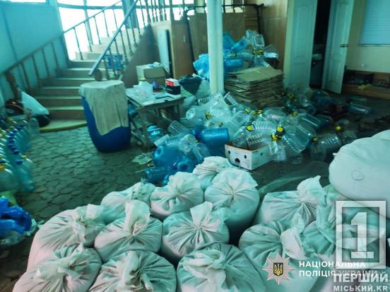 «Алкопровід» Дніпропетровщина-Миколаївщина: мешканець нашої області допомагав у створенні нелегального спиртного3