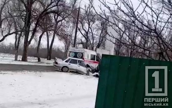 Дорога не прощає помилок: у Кривому Розі Lada протаранила стелу