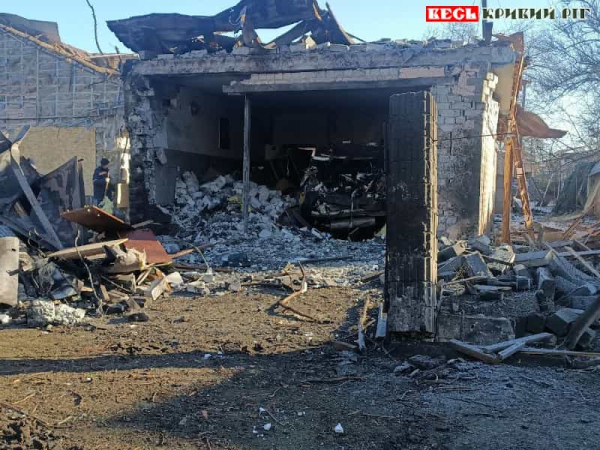 Гараж з легковиком знищив Іскандер в Кривому Розі