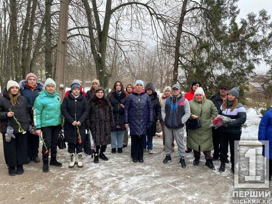 Іменні таблички на знак пошани до подвигів: у Кривому Розі вшанували пам’ять полеглих військовиків Костянтина Пелешка, Сергія Чомка та Богдана Леніка4