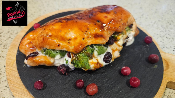 Кулінарний блог А. Паукової: Курочка з м'яким сиром, шпинатом та журавлиною з карамелізованою скоринкою0