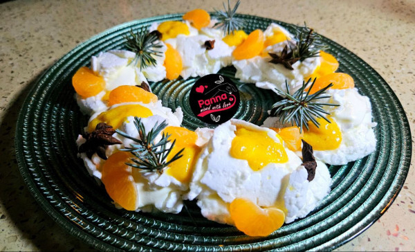 Кулінарний блог А. Паукової: Меренговий віночок з мандаринами на святковий стіл1